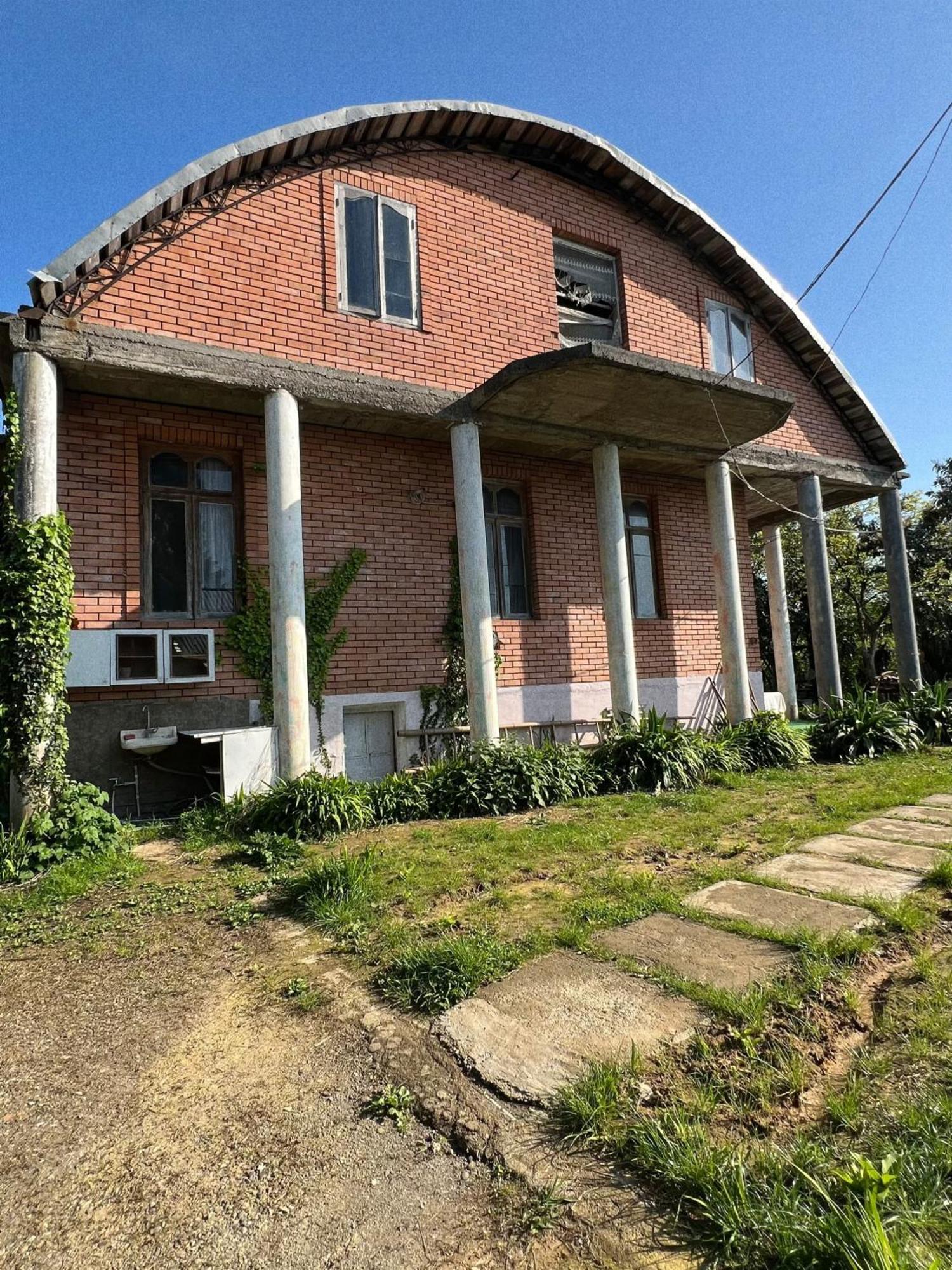 Guesthouse Eco Tsjakvi Eksteriør bilde