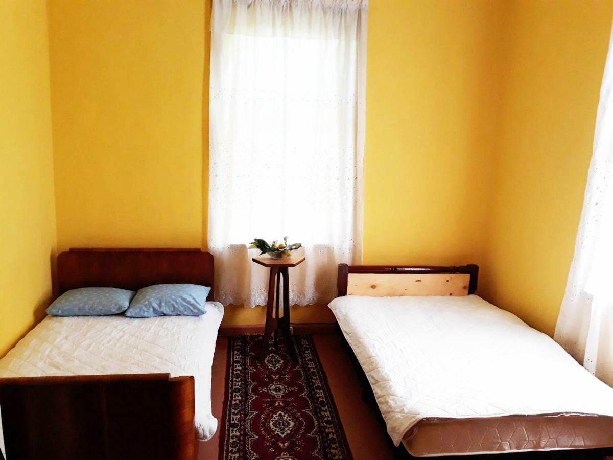 Guesthouse Eco Tsjakvi Eksteriør bilde