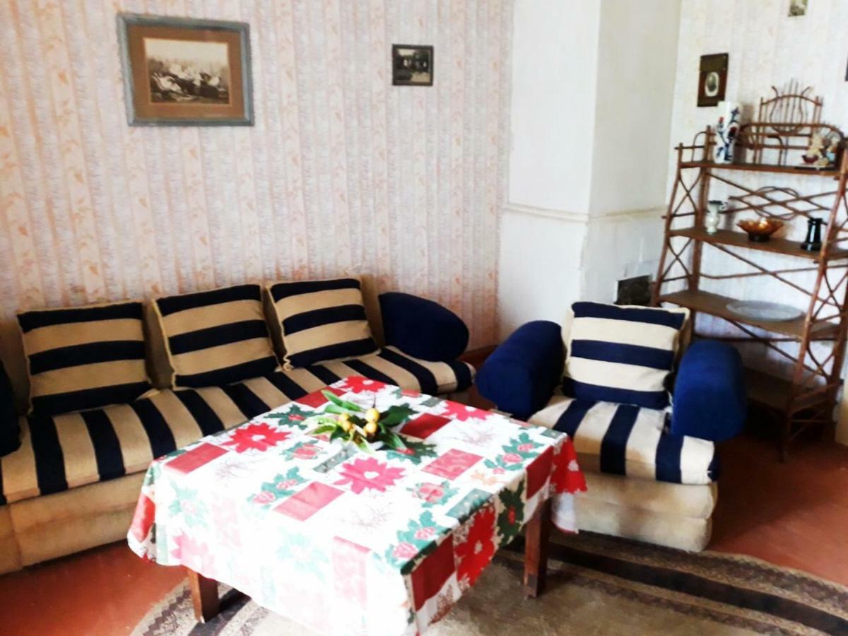Guesthouse Eco Tsjakvi Eksteriør bilde