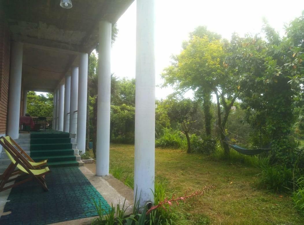 Guesthouse Eco Tsjakvi Eksteriør bilde