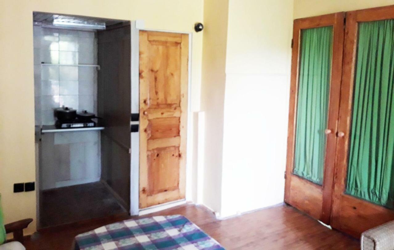 Guesthouse Eco Tsjakvi Eksteriør bilde